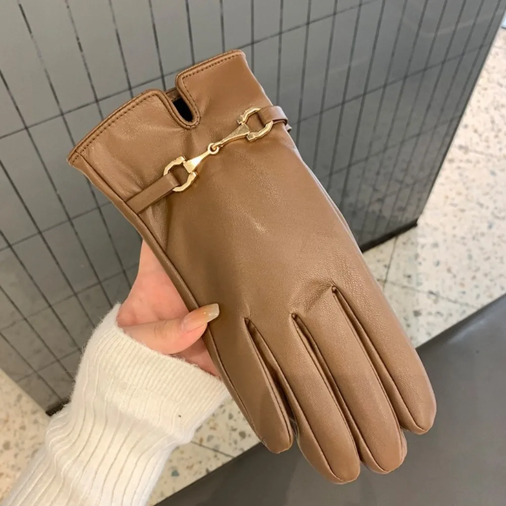 سلسلة الموضة قفازات كاملة الأصابع PU سميكة النساء قفازات جلدية يندبروف رشاقته قفازات شاشة اللمس في الهواء الطلق