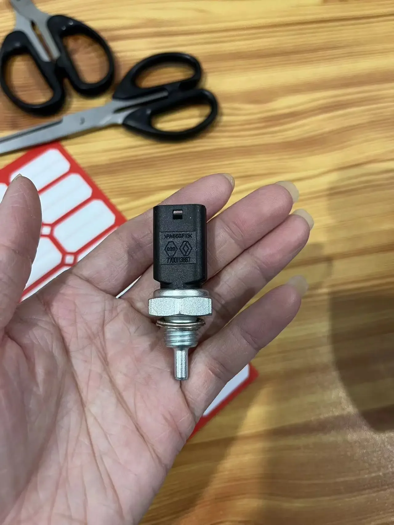 7700113867 / 7700101968 / 8200561449   Czujnik temperatury płynu chłodzącego silnik do Rena-ult CLIO KANGO ESPACE Re-nault SCENI 1998-2001