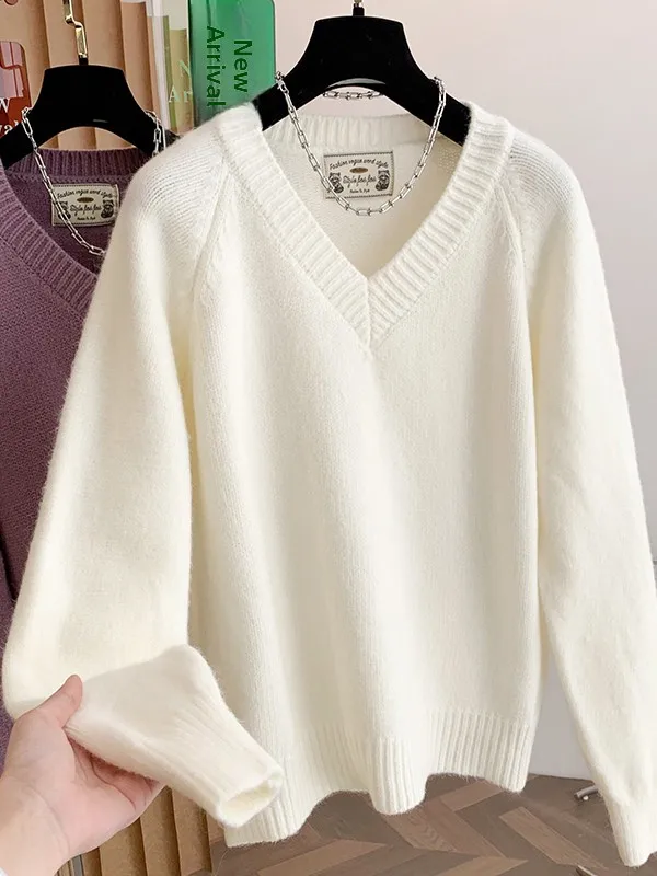 เสื้อไหมพรมคอวีทรงหลวมสำหรับผู้หญิง อุ่นสบายสำหรับฤดูหนาว ดีไซน์ใหม่ สไตล์ลำลอง เรียบหรู สีพื้น เสื้อสเวตเตอร์แฟชั่นสำหรับผู้หญิง