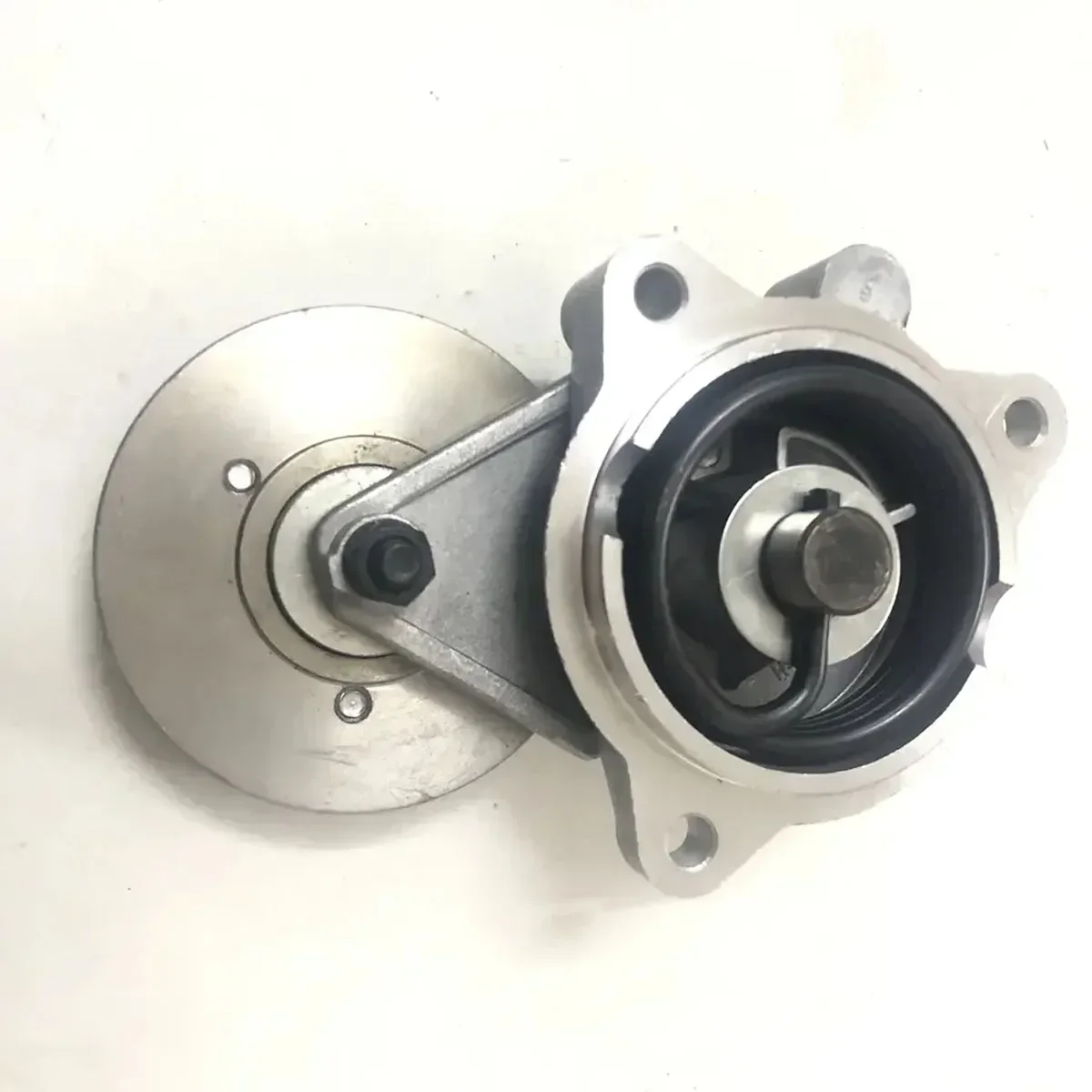 

New Belt Tensioner Pulley 04152510 0415 2510 For Deutz F4L912 F3L912 Engine