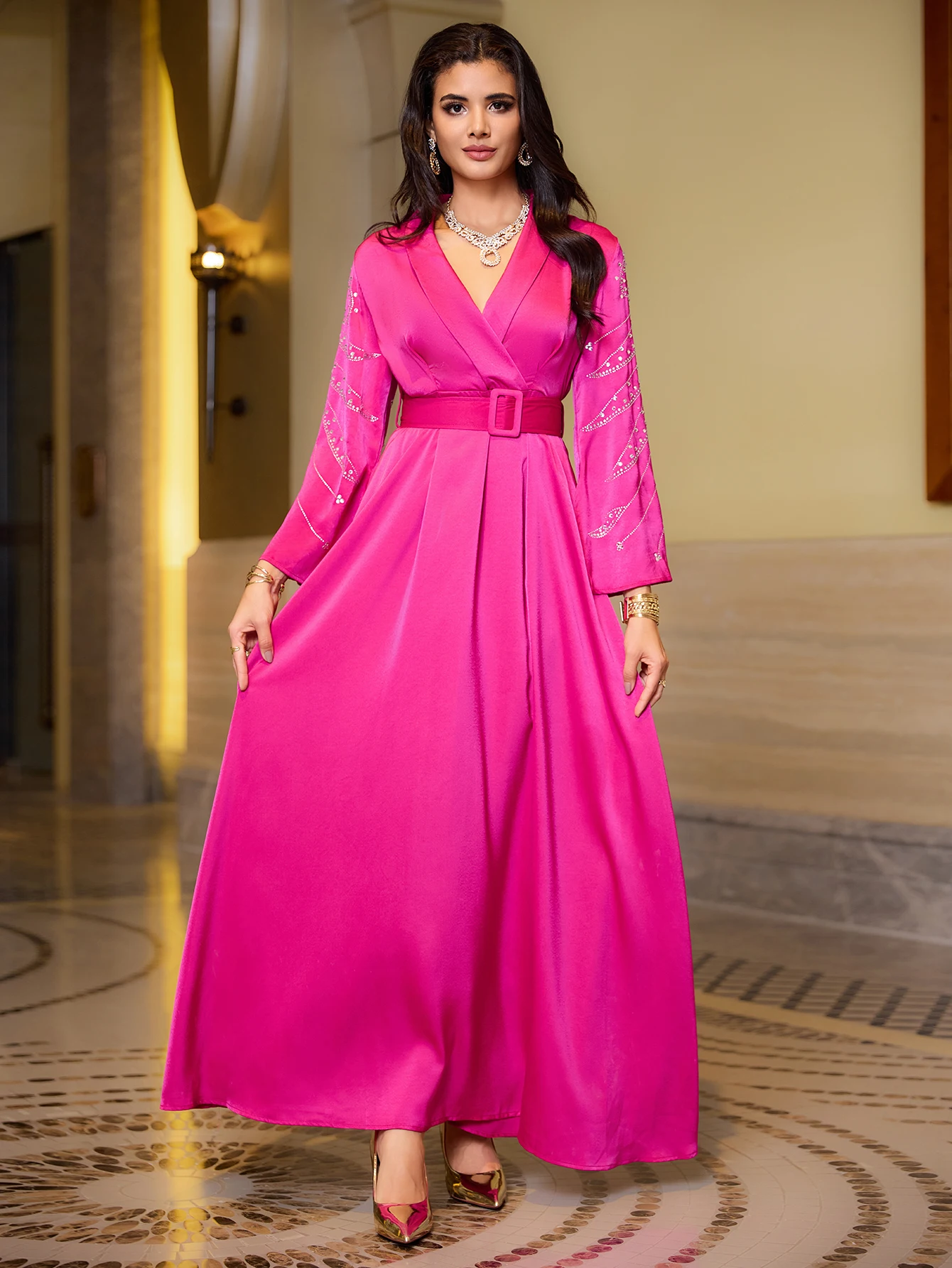 Elegancka moda Dubaj Maxi Dress V-neck Long Sleeve Arabian Robe Long Dress Summer Long Skirt Woman Waist Belt Dress Rhinestone