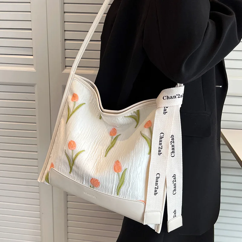 Korean Canvas Big Bag Embroidered Tulip Fashion Shoulder Bag WomenHandbags Large Capacity Class Commuter Bag Tote Bag