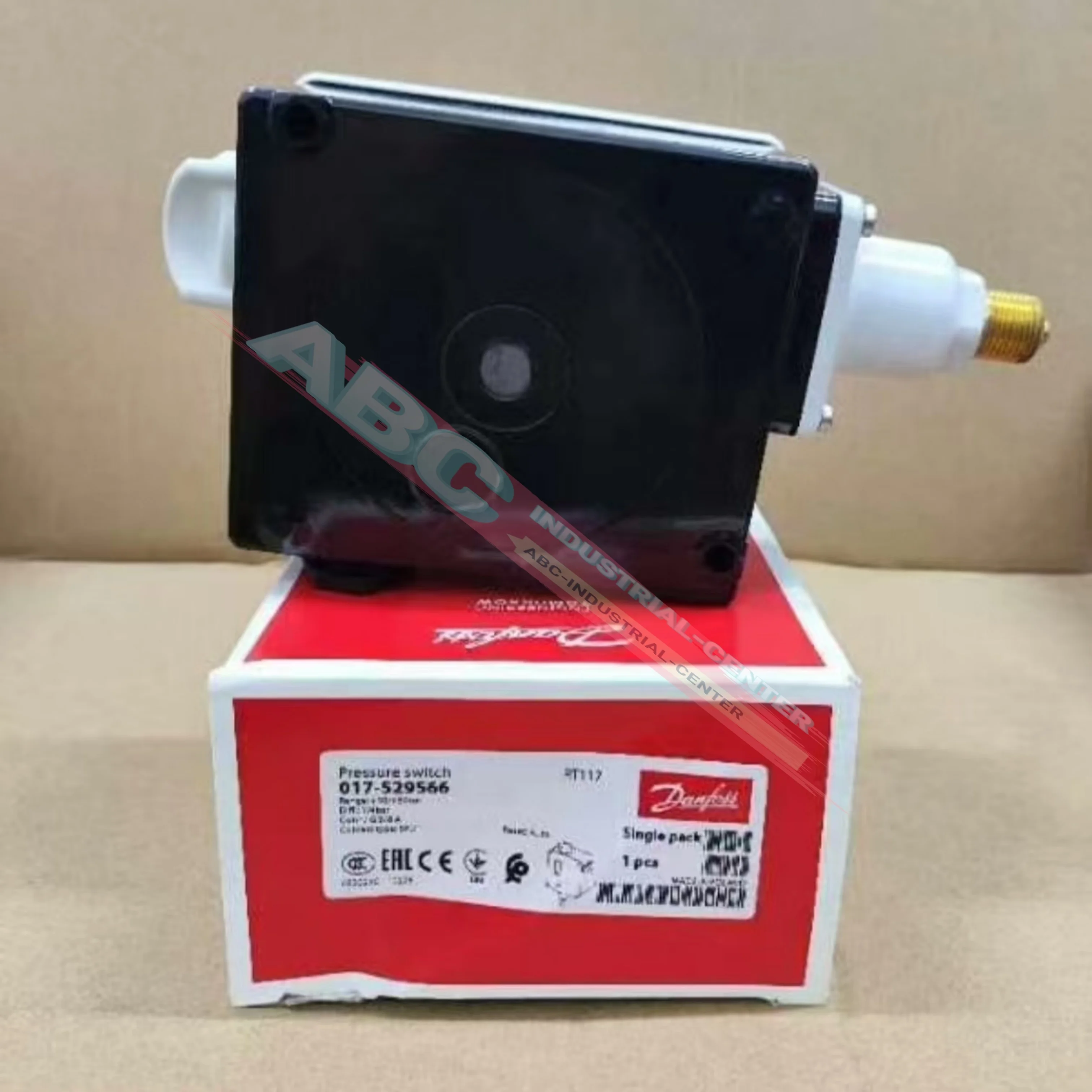 

Датчик давления 017-525566 RT5 017-529566 RT117, абсолютно новый