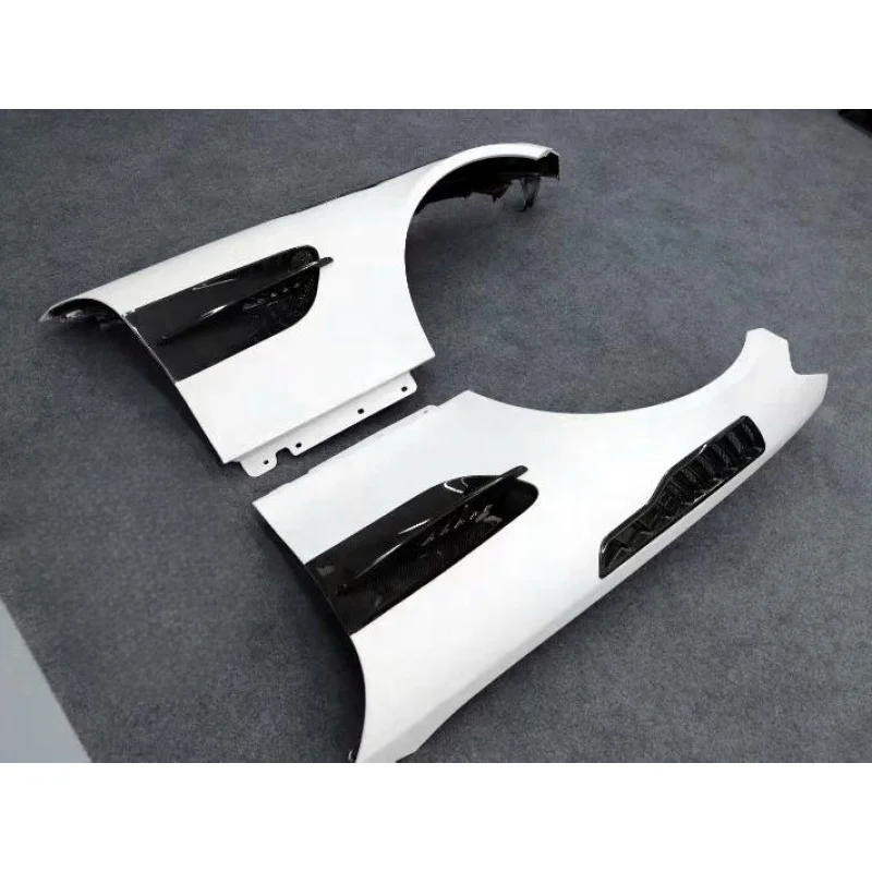 

For Mercedes-Benz AMG GT GTS Two-door Sports Car Upgrade GTR PRO Style Dry Carbon Fiber Front Fender