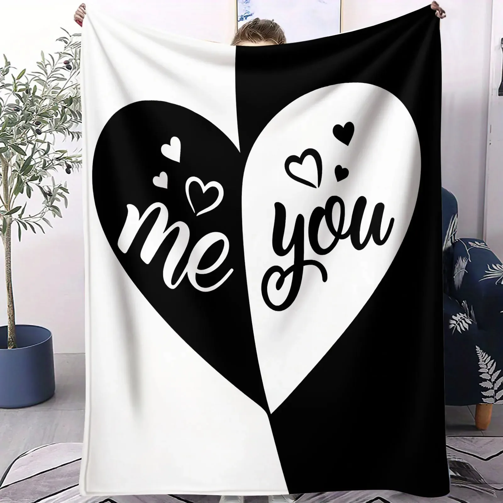 

Romantic King Queen Flannel Blanket Black White Pink Couple Design Cozy Throw Blanket for Couch Bed Perfect Valentine's Day Gift
