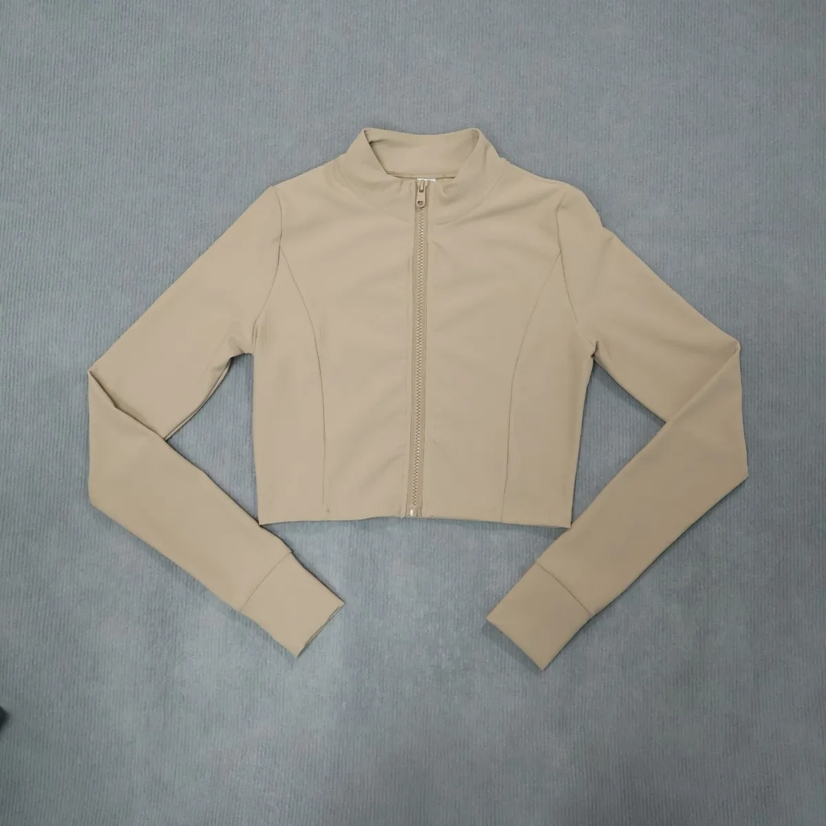 Damen Sportjacke mit hohem Kragen und Reißverschluss, Slim Fit, Langarm Yoga & Fitness Oberteil, schnelltrocknend und atmungsaktiv, Outdoor-Sportbekleidung – Detail 10