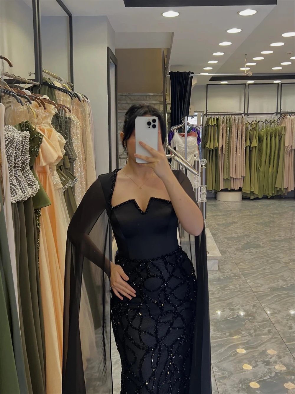 فستان سهرة كلاسيكي أسود من الجيرسيه مخصص بياقة مربعة وأكمام طويلة للحفلات فستان مثير مستقيم سويب تراين للحفلات الراقصة