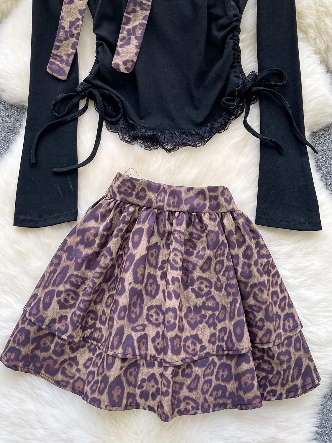 College Sle Agel Design Un hombro Cintura alta Largo Sve Slim Fit Top y falda Conjunto Estampado de leopardo Casual Faion