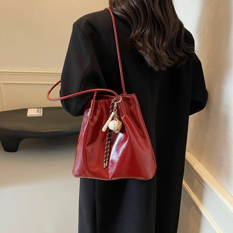 Hasp Trendy PU 2024 New Women's Shoulder Bag Solid Color Simple and Fashionable Tote Bag Soft Versatile Popular Designer Handbag