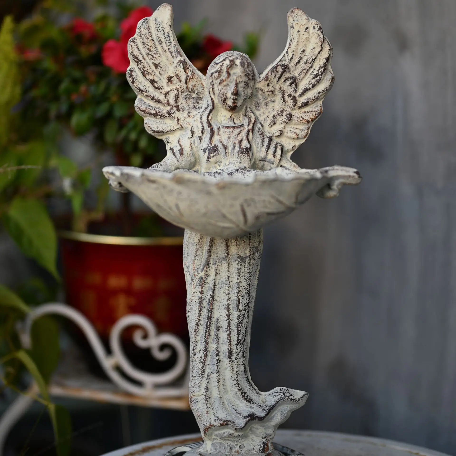 

American countryside retro angel bird feeder, cast iron outdoor creative crafts, courtyard villa ornaments and decorations