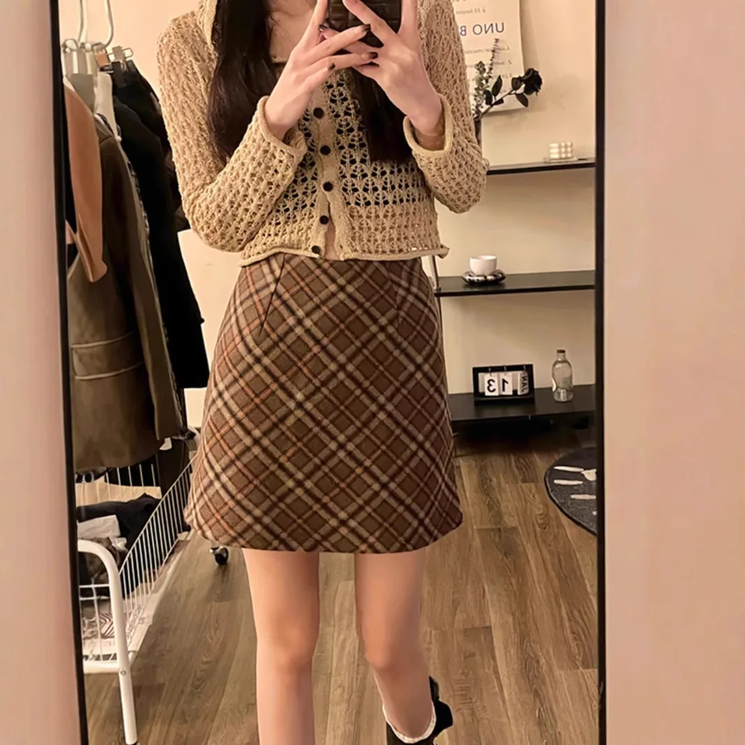 plus Size Tweed Mini Skirt Women's High Waist A-Line Plaid Wrap Body Retro Autumn Winter for Pear Shaped Body Fresh Sweet Style