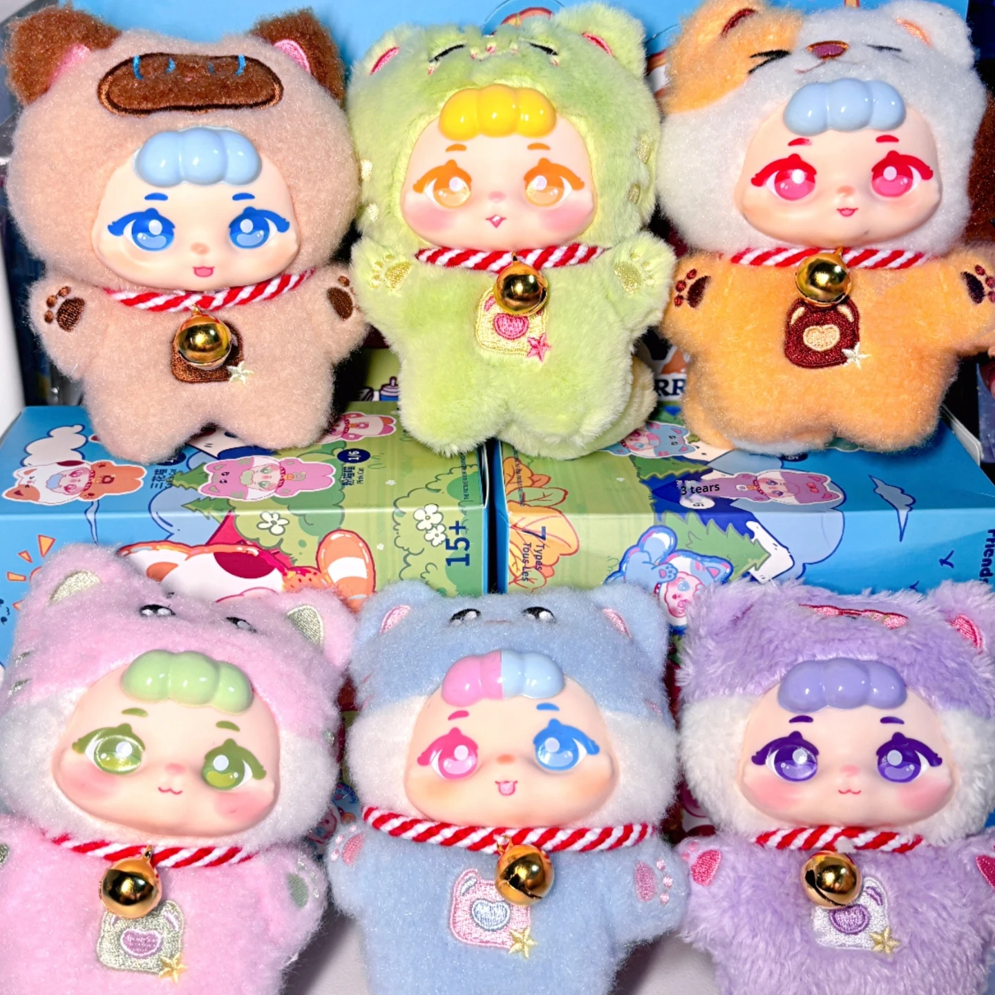 

Friendheep Amow Bobbles Party Series Blind Box Doll Pendant Backpack Desktop Ornament Trend Toy Mystery Box Surprise Fun Gifts