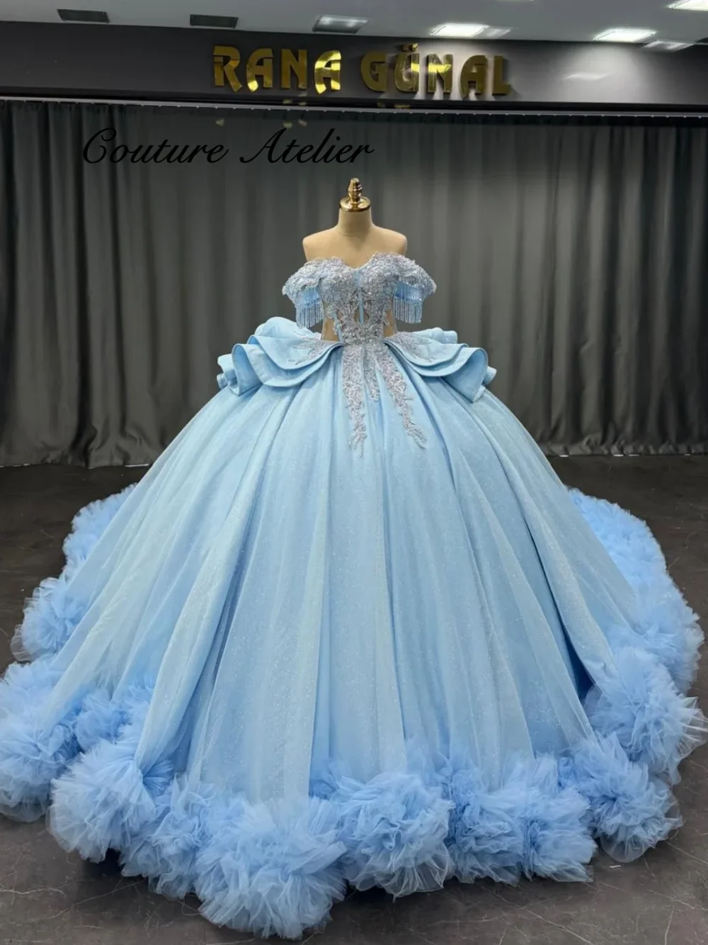 Robes de Quinceanera bleu bébé délicates, avec des Appliques en dentelle perlée, robe de bal d'anniversaire avec nœud, personnalisée, 15 ans, 2025