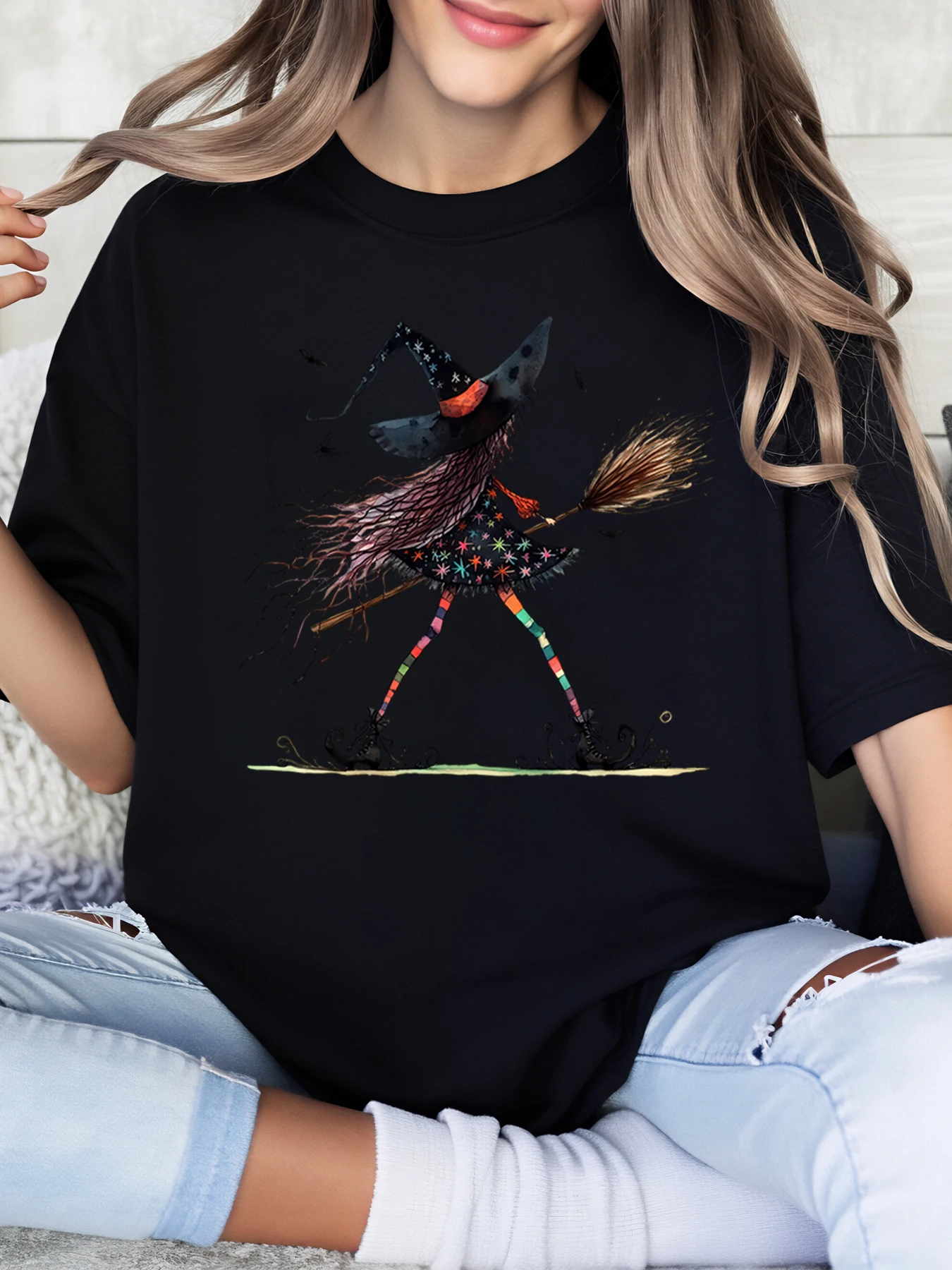 Camiseta con estampado de bruja volando en escoba para Halloween, ropa informal para mujer, traje de fiesta negro de talla grande