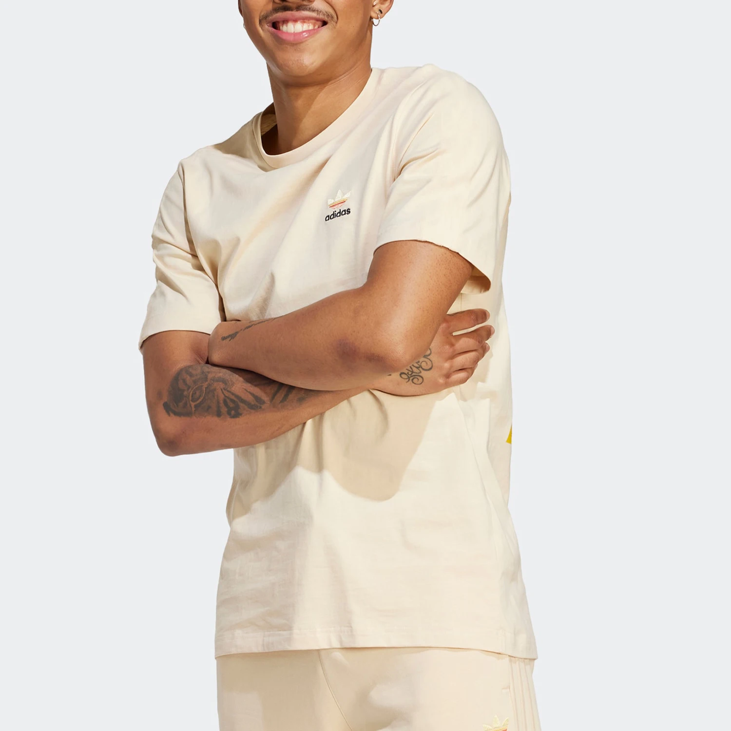 

Официальная летняя мужская спортивная повседневная футболка Adidas с тремя полосками HZ1155