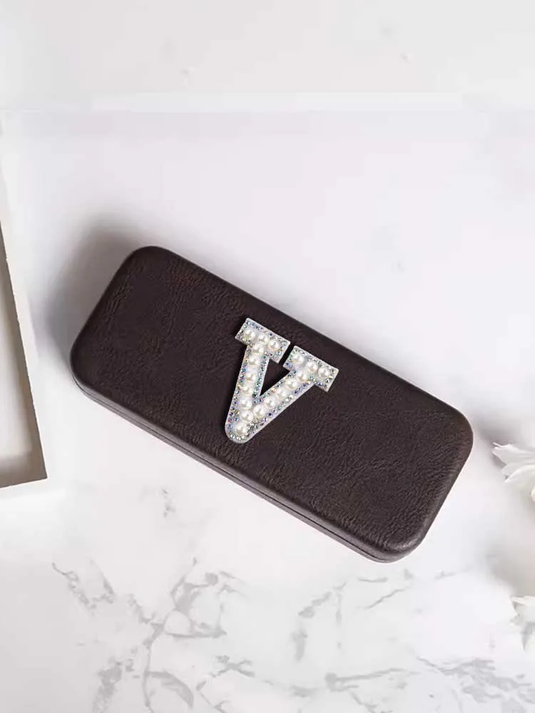 

Customized Portable Eyewear Case PU Material High-End Custom Quality Personalized Customer NamGem-Like Letter: Subdued Metal