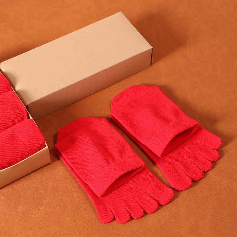 

Women Men's Big Red Color Socks Sweat-absorbing Cotton Five Finger Socks Split Toe Socks 2023 New Year Gifts For Couple Women