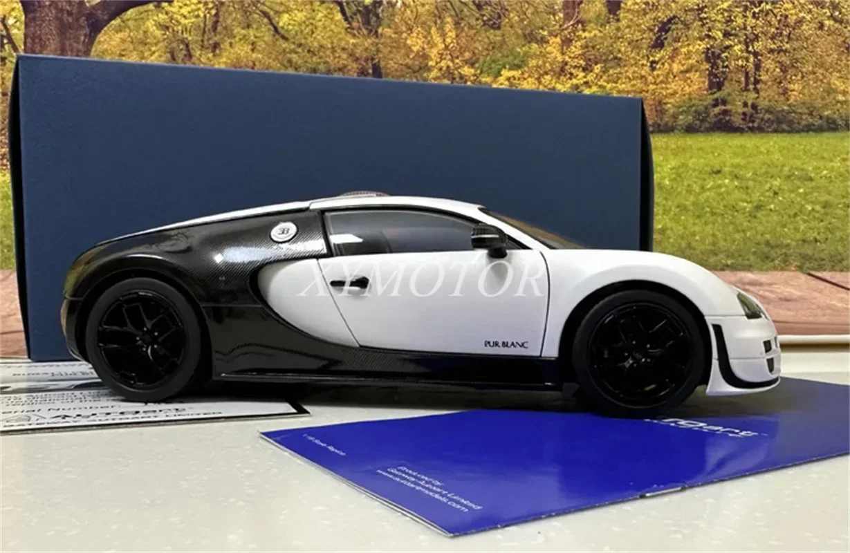 AUTOart 1/18 For Bugatti VEYRON SUPER SPORT panda White black Diecast Model Car Toys Gifts Hobby Display Collection Ornaments