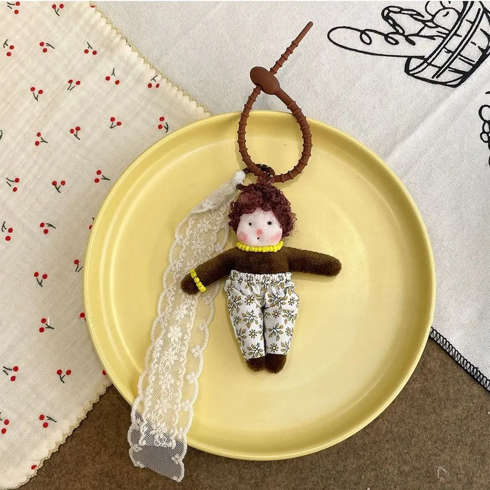 ソフトぬいぐるみバッグペンダント、カールした人魚人形、アニメぽっちゃり人形キーホルダー、ファッションチャーム、ユニセックスチャーム