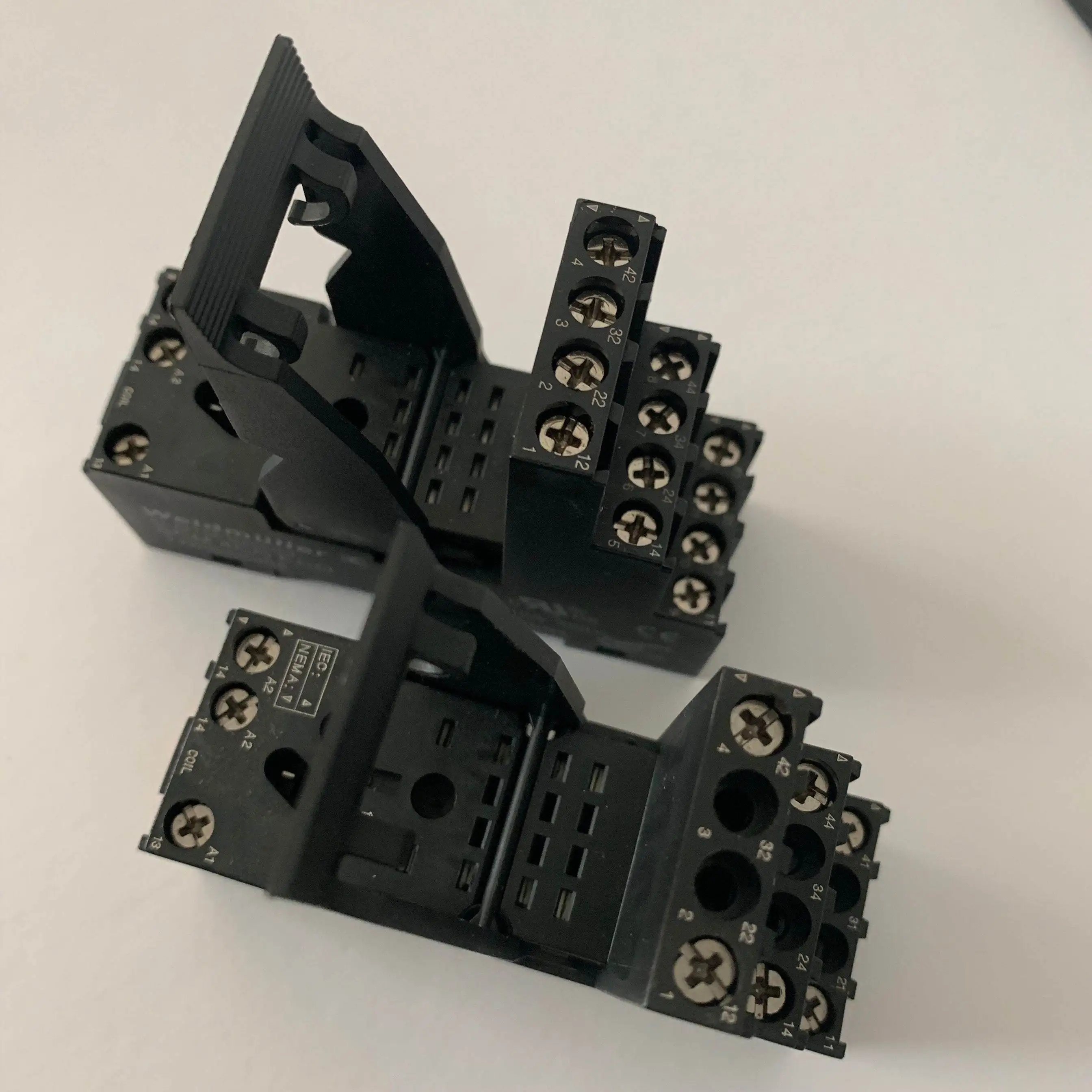 

relays SCM 2CO ECO 7760056007