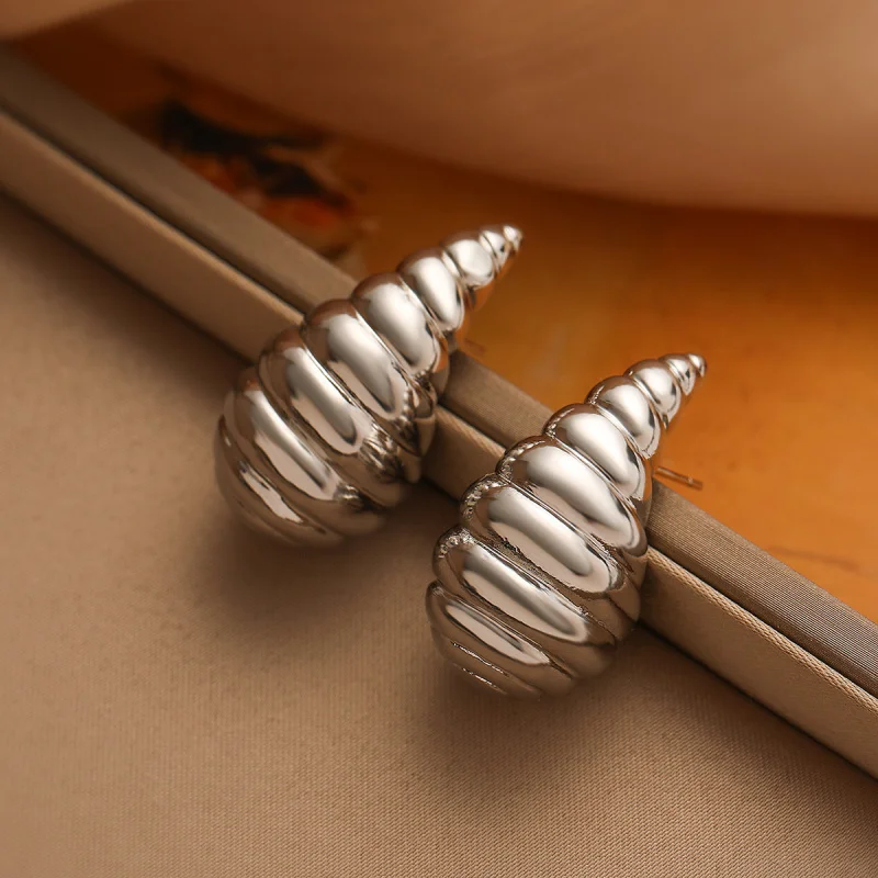 

Niche Personality Real Gold Electroplated Spiral Water Drop for Women Simple Retro High-end Earrings New