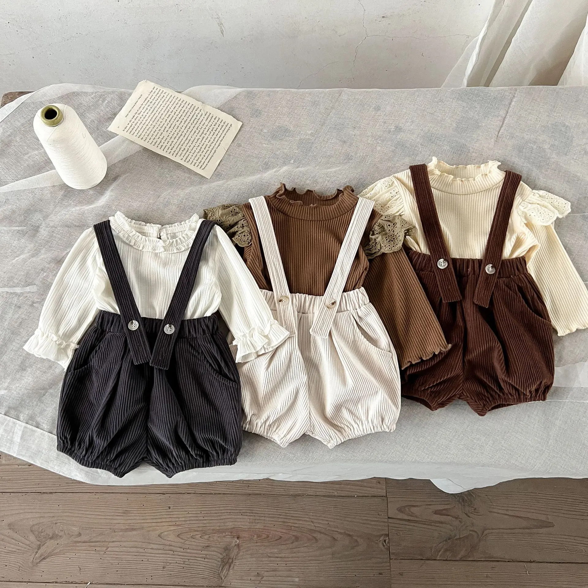 

2024 Spring Autumn Toddler Boys Pants Corduroy Vintage Suspender Baby Boys Lantern Pants Simple Casual Infant Boys Trousers