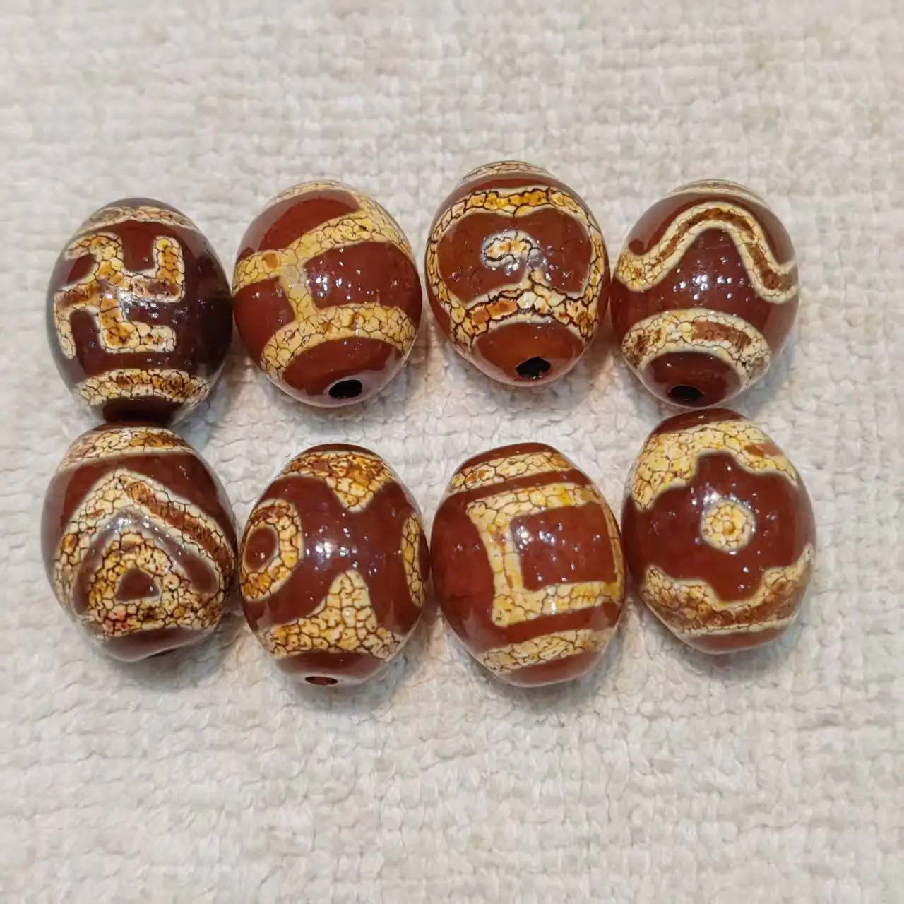 1 pcs Tibetan style red meat calcified dragon scale Daluo agate bead necklace pendant bracelet DIY accessory Dzi