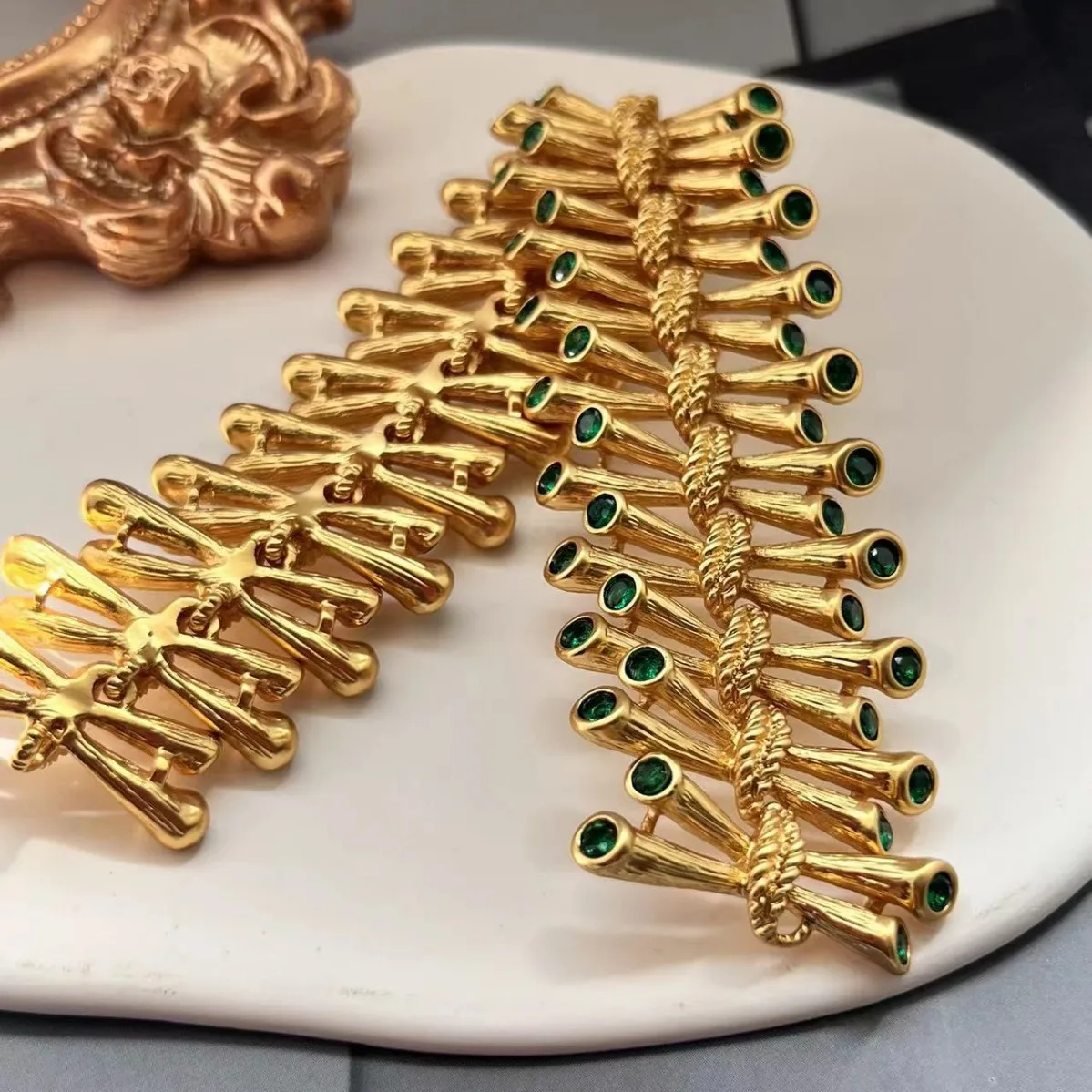 

Изумрудно-зеленый инкрустированный морской синий циркон, текстурированный браслет в средневековом стиле, медный браслет 18 К, банкетный браслет