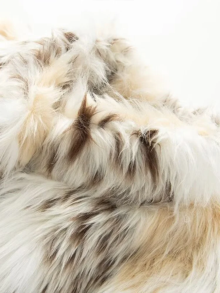 النمط الأوروبي والأمريكي الخريف والشتاء الوافدين الجدد معطف الموضة النسائية العصرية ذو تأثير الفرو الصناعي