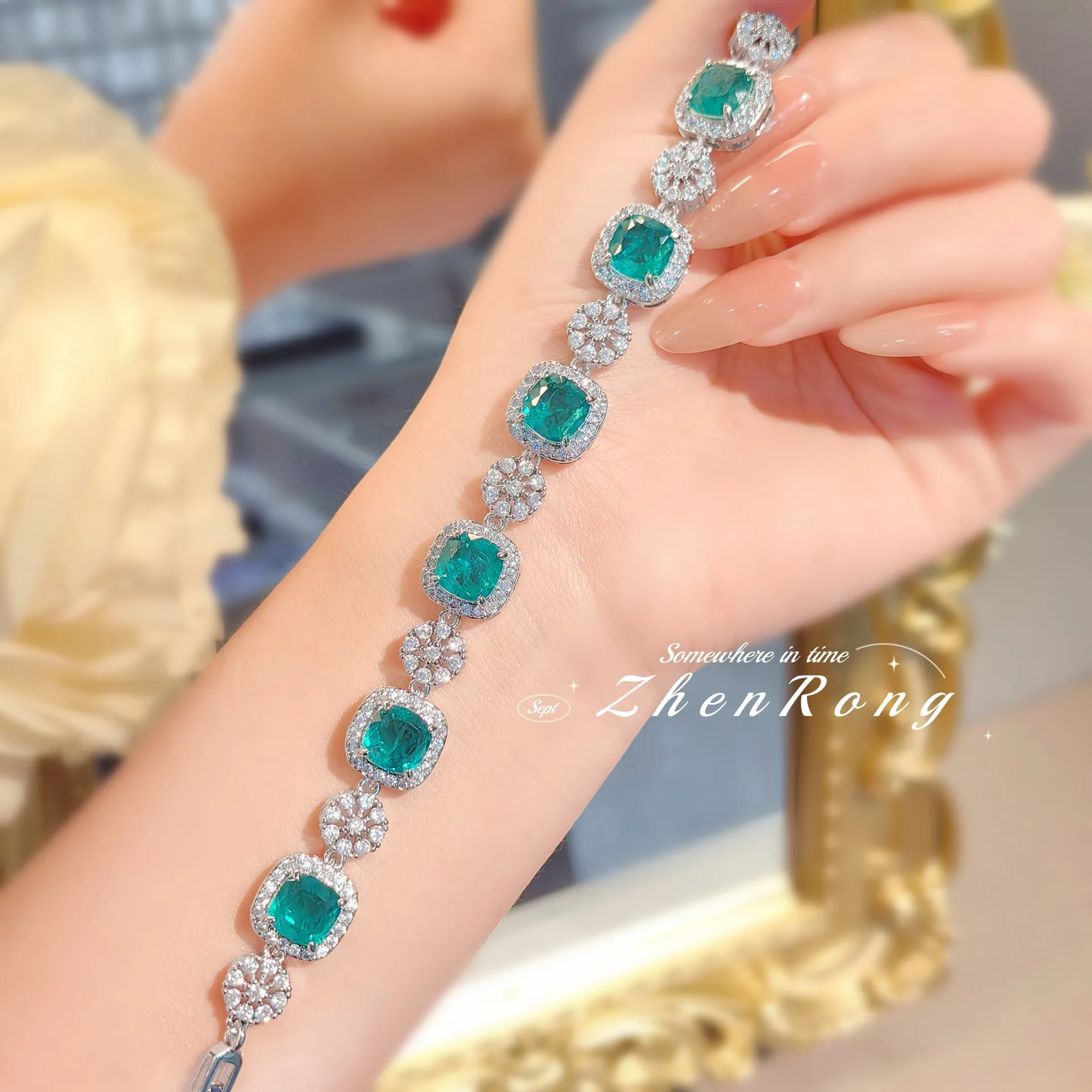 

New Silver Color Square Green Tourmaline Bracelets Charm Temperament Shiny Woman Bracelet Birthday Gift Exquisite Accessories