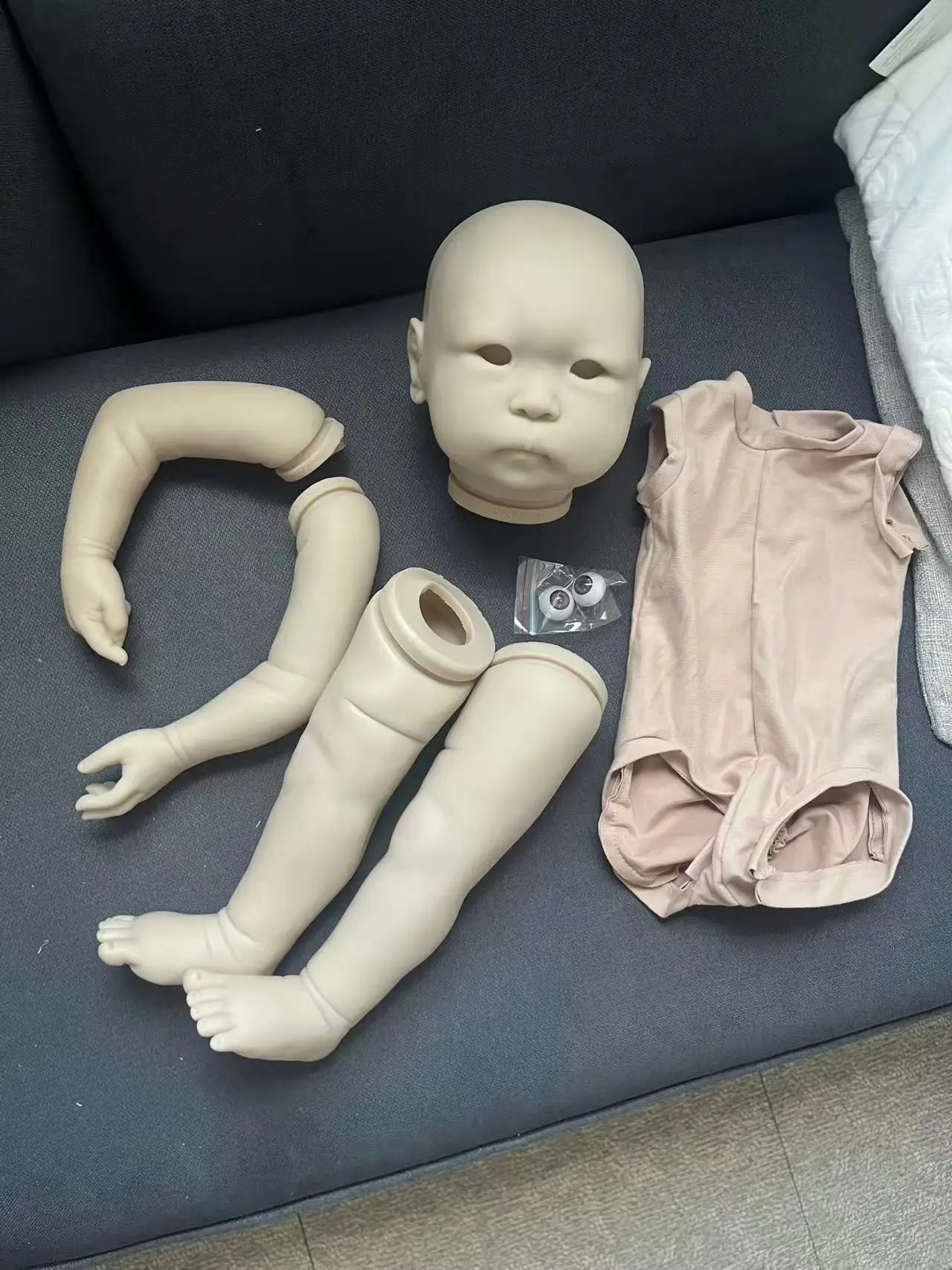 25 Polegada kit boneca reborn min li inacabado sem pintura em branco diy reborn criança boneca peças com corpo e olhos nome na parte de trás