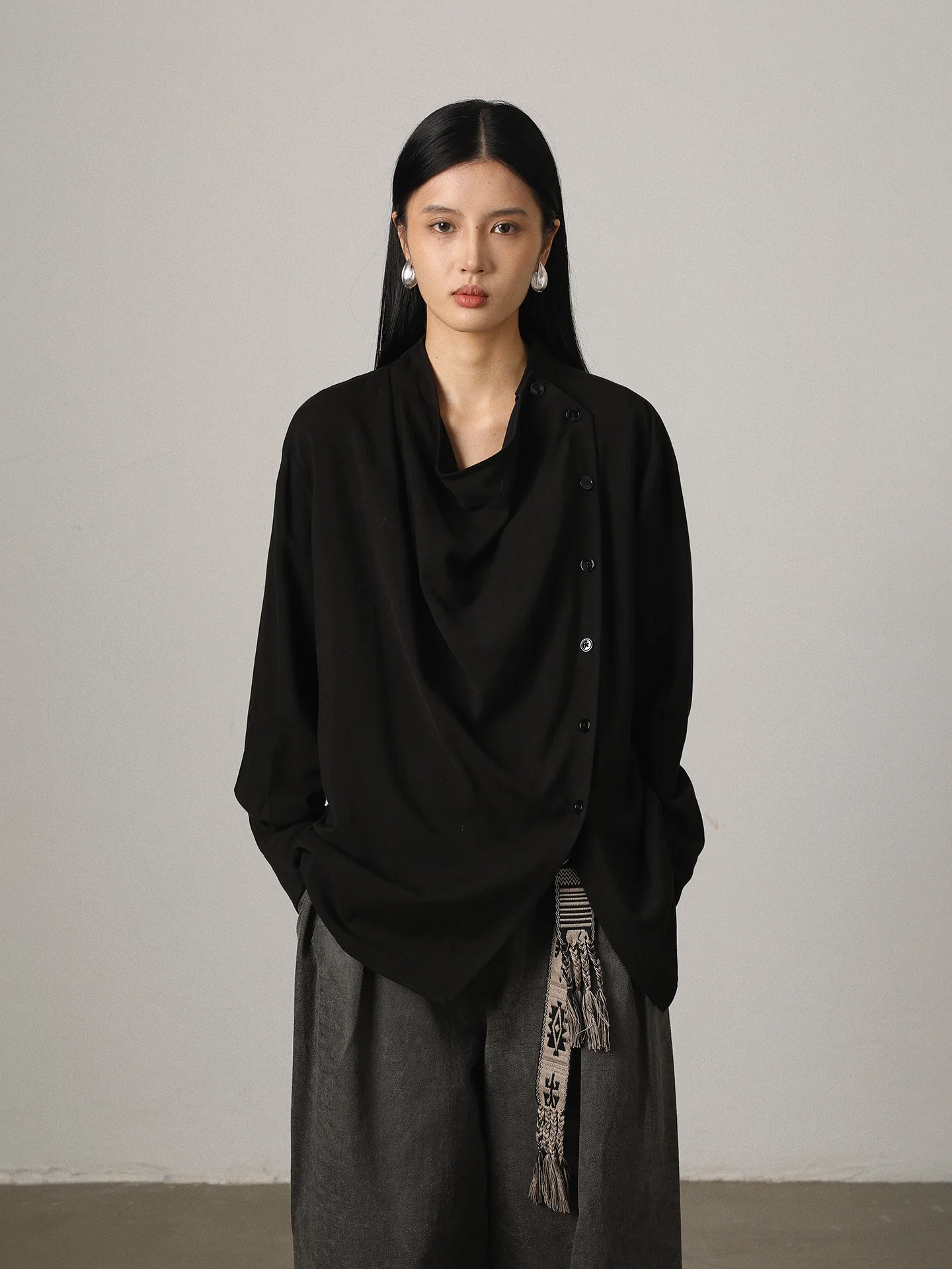 

Женская асимметричная шерстяная рубашка в китайском стиле с длинным рукавом, свободного кроя, из смесовой ткани (полиэстер и шерсть)