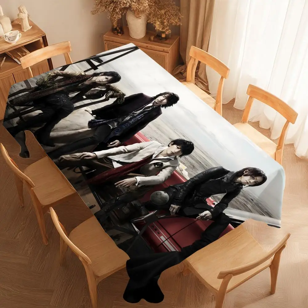 L-Arc-En-Ciel Table…