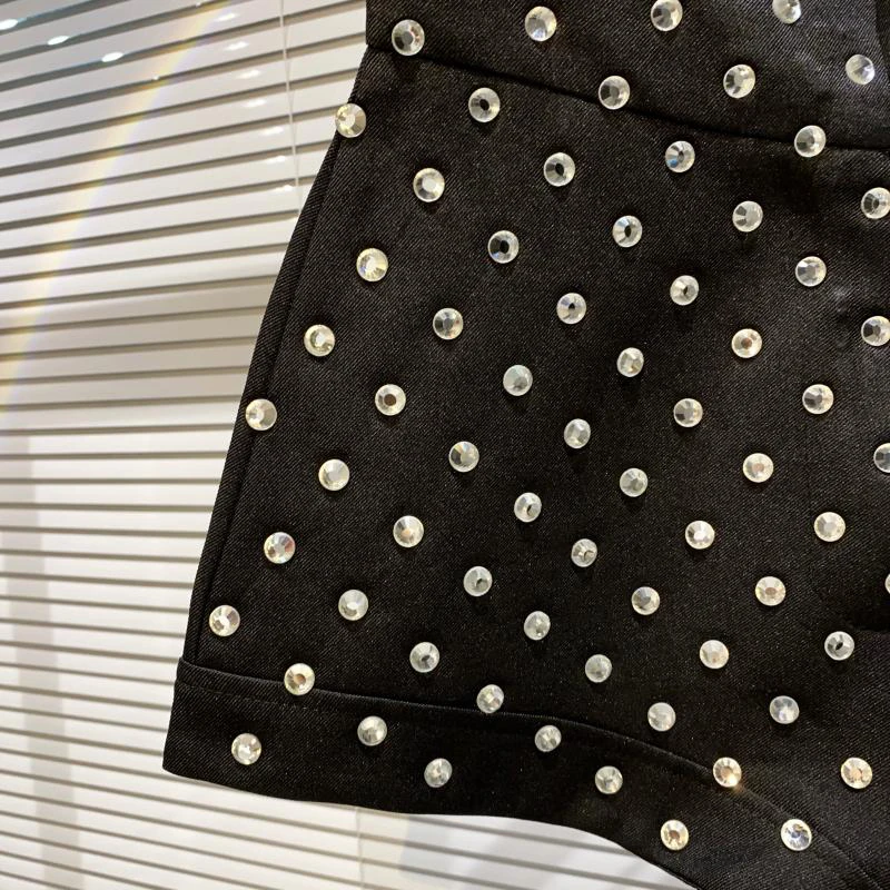 Pantaloni corti solidi con diamanti impiombati slim fit di design KBQ per donna Pantaloncini con temperamento stile spiaggia estivo a vita alta Donna Novità