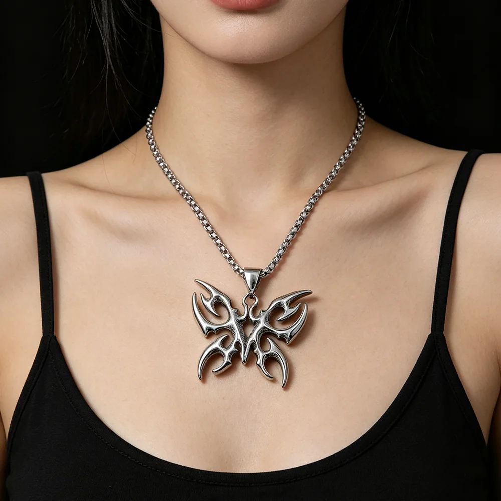 Retro cast butterfly stainless steel necklace, waterproof and non-fading blackening process, bulk sales pendant