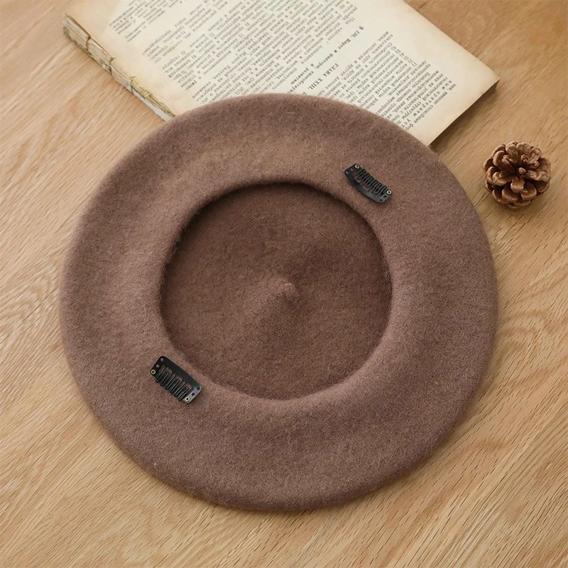 الكلاسيكية بلون الصوف قبعة المرأة النسخة الكورية الرجعية تنوعا قبعات البيريه الشتاء الفني الدافئة الرسام قبعة