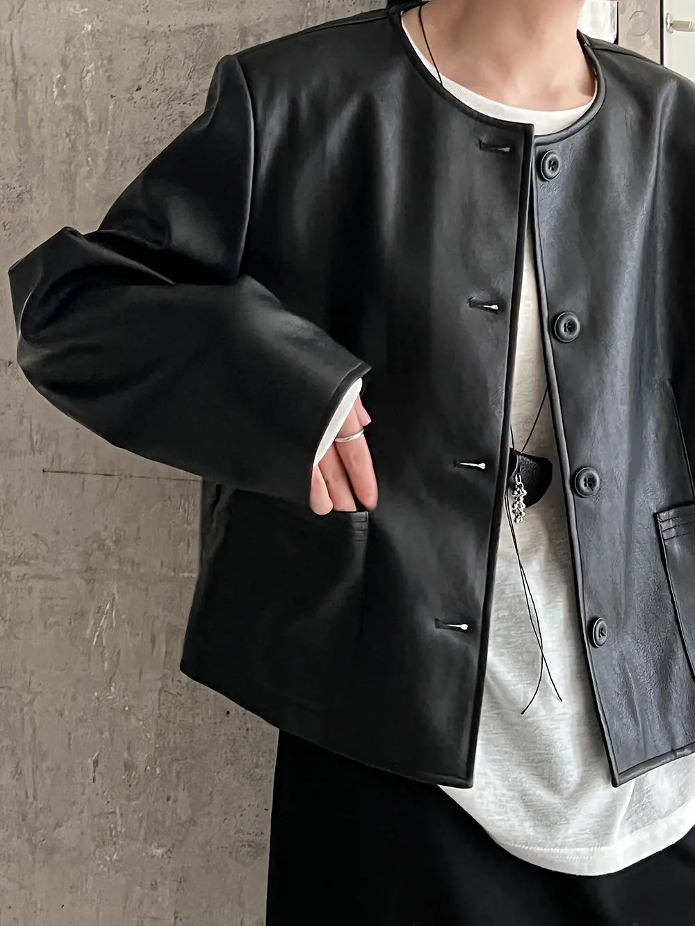 Modische einreihige kurze Lederjacke im koreanischen Stil für Damen, 25. Herbstneuheiten, klassische, vielseitige PU-Jacke