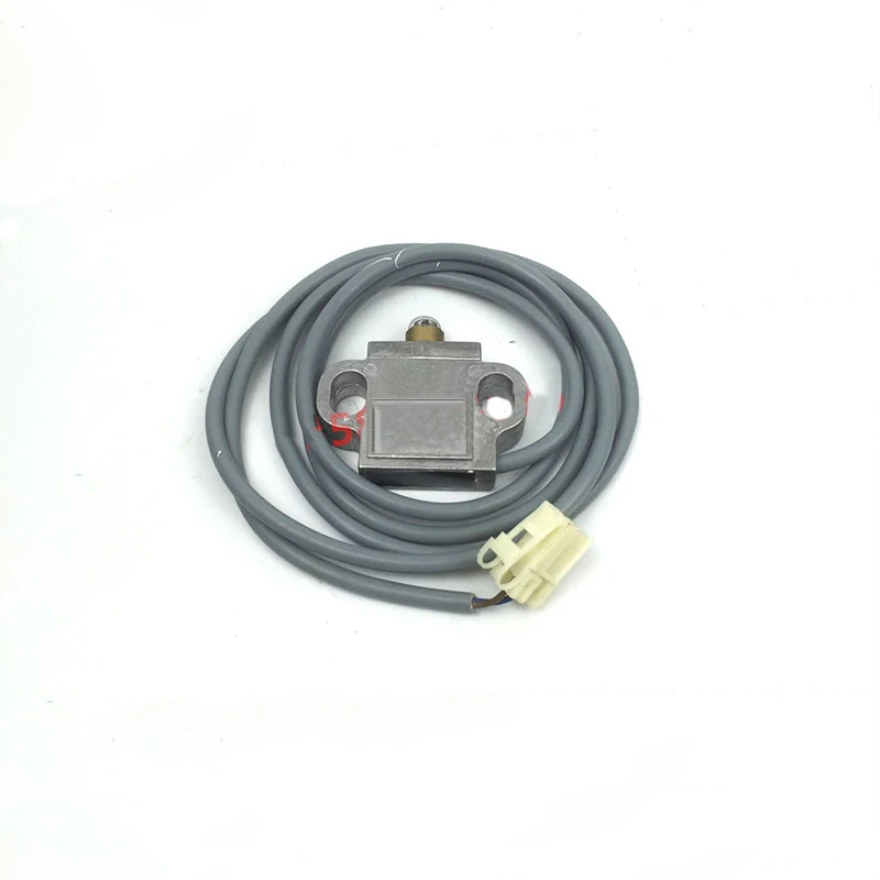 For Komatsu PC100-5 PC120-5/-6 walking pressure switch PC200-5 pressure sensor excavator