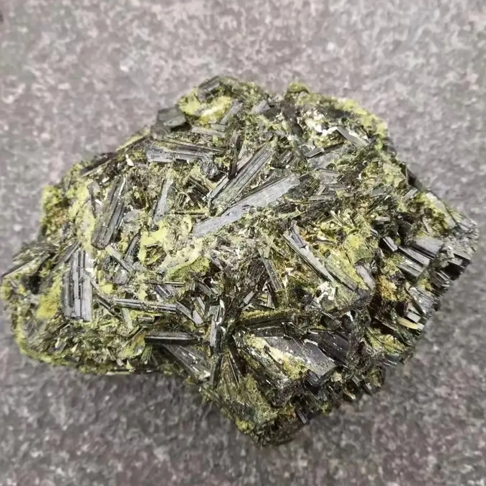 Natural Green Tourmaline Raw Stone Mineral Specimen Gemstones Healing  Collect Reiki Crystals Rock Stones 1pc