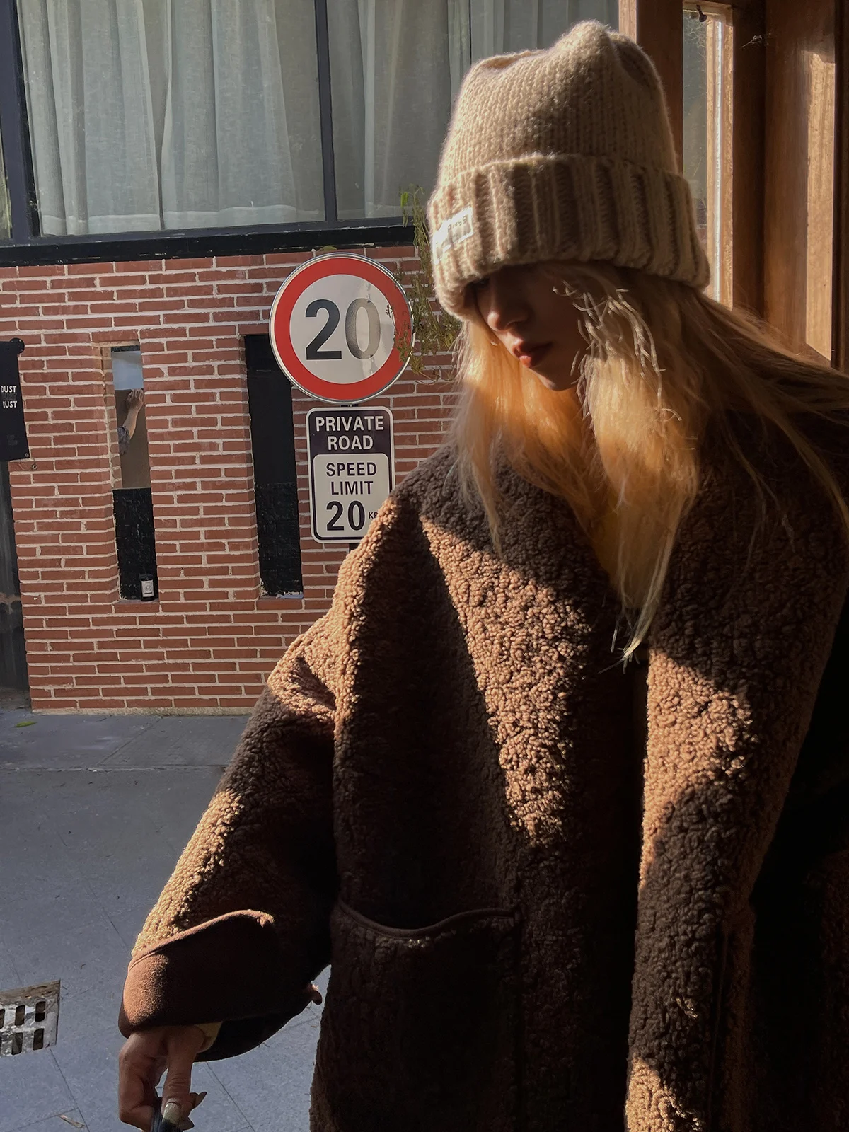 

MOEROP Warm Imagery Space ort Thiened Lamb Fur Jaet Женское весеннее новое длинное пальто свободного кроя Sle Street Sle