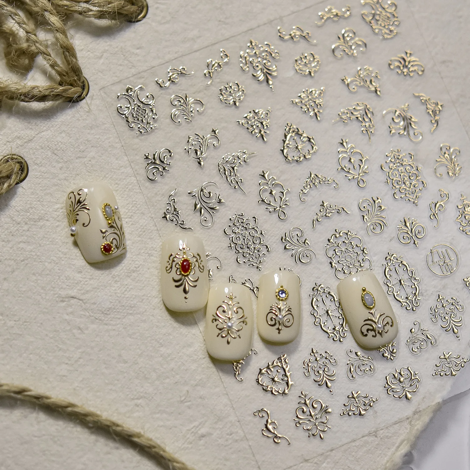 3D Retro Europäischen Stil Barock Muster Nail art Aufkleber Maniküre Designs Hohe Qualität Selbstklebende Gold Silber Aufkleber T-3683