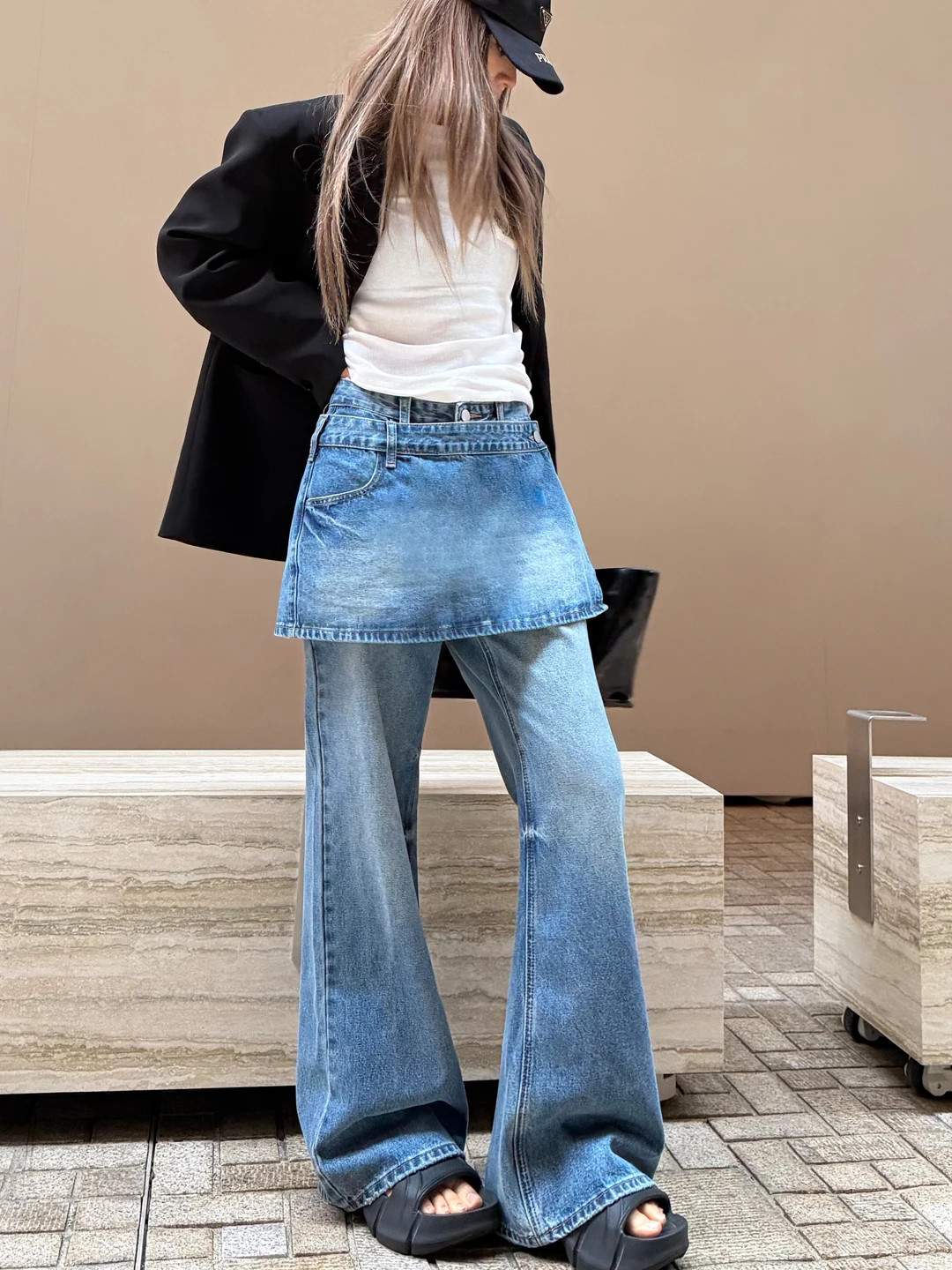 

Женские джинсы-клеш в стиле ретро, свободного кроя, в пол, весна 2026, новинка, имитация двух частей, с эффектом потертости, подчеркивающие бедра