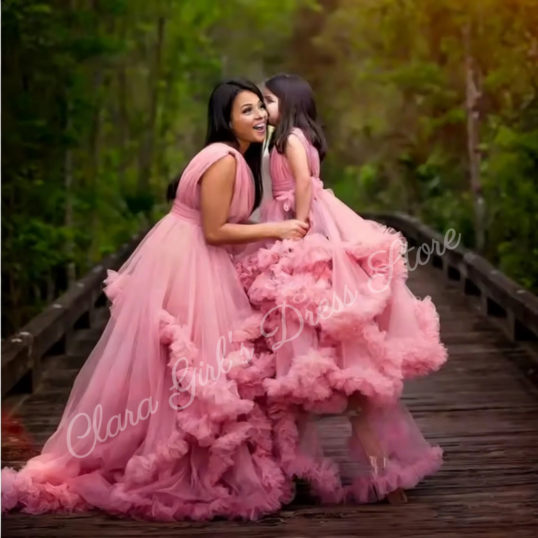 Benutzerdefinierte Prinzessin Mutter-Tochter Kleider Rüschen Tüll Kleid Mutter und Tochter Party Geburtstag Kleid Kinder lange Blumenmädchen