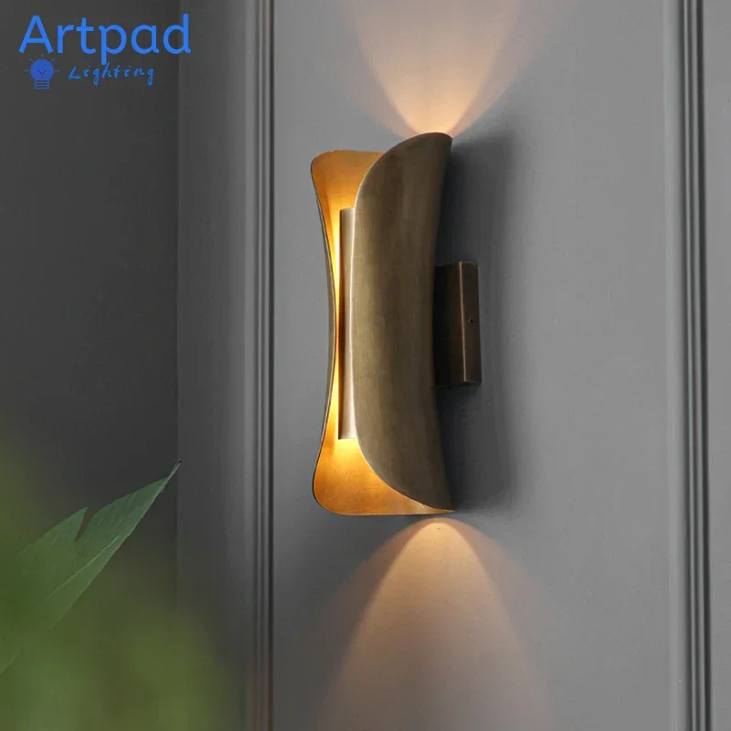 

Retro Metal Wall Lamp Modern American Bedside Light for Background Wall Living Room Dining Hallway Sconce Lighting