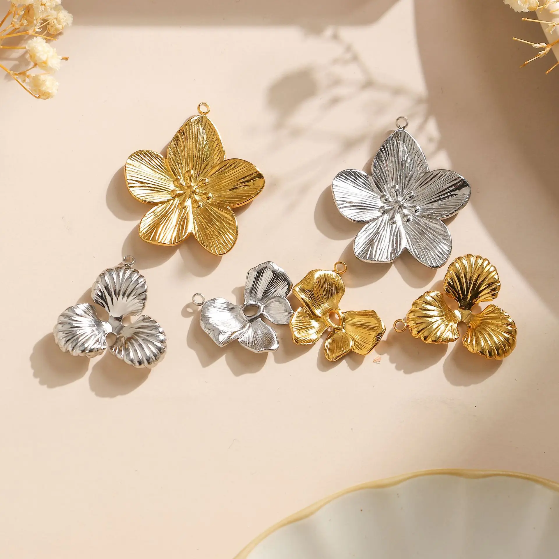 

5pcs Diy Flower Pendant Charms Stainless Steel Pendants Golden Color Necklace Earrings Connectors Diy Jewelry Making Accessories