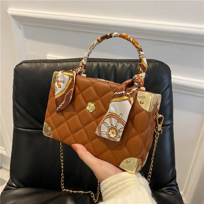 

Women's Handbag In Genuine Leather With Popular Elegant Style Made By Luxury Designer Brand For Daily Use
