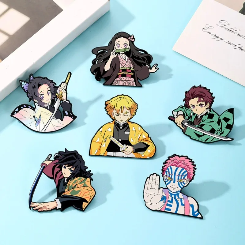 6 broches de dibujos animados de Demon Slayer Kimetsu No Yaiba, accesorios para mochila con personajes de anime, suministros para mochila escolar, regalo de cumpleaños para amigos