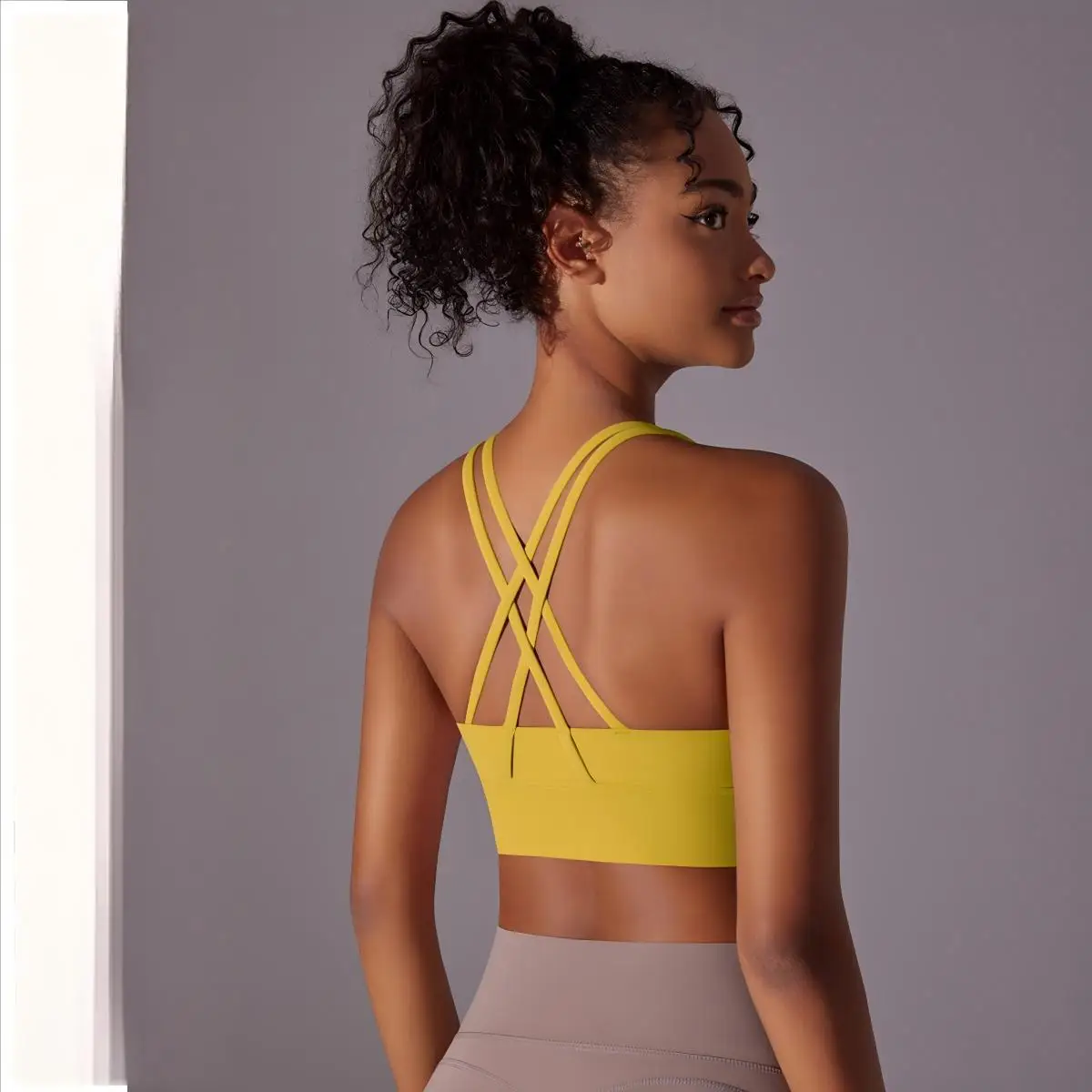 Naked Feel Push Up Sports Bra Women Seamless One Piece Cup Beautiful Back Running Fitness Yoga Tank Top