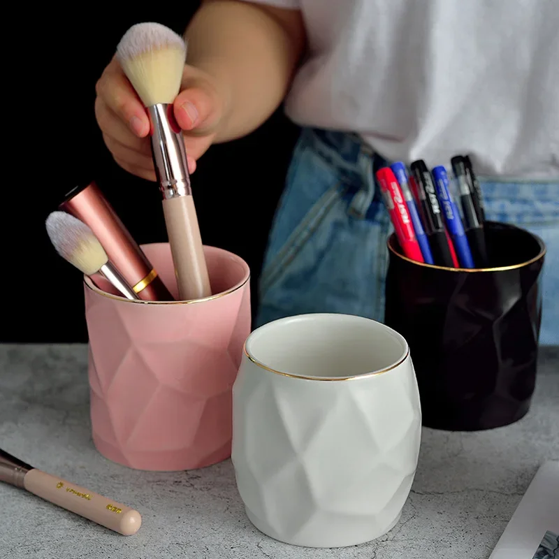 Fashionable and Creative Irregular Ceramic Pen Holder Nordic Makeup Brush Storage Decoration Desktop Crafts Flower Holder