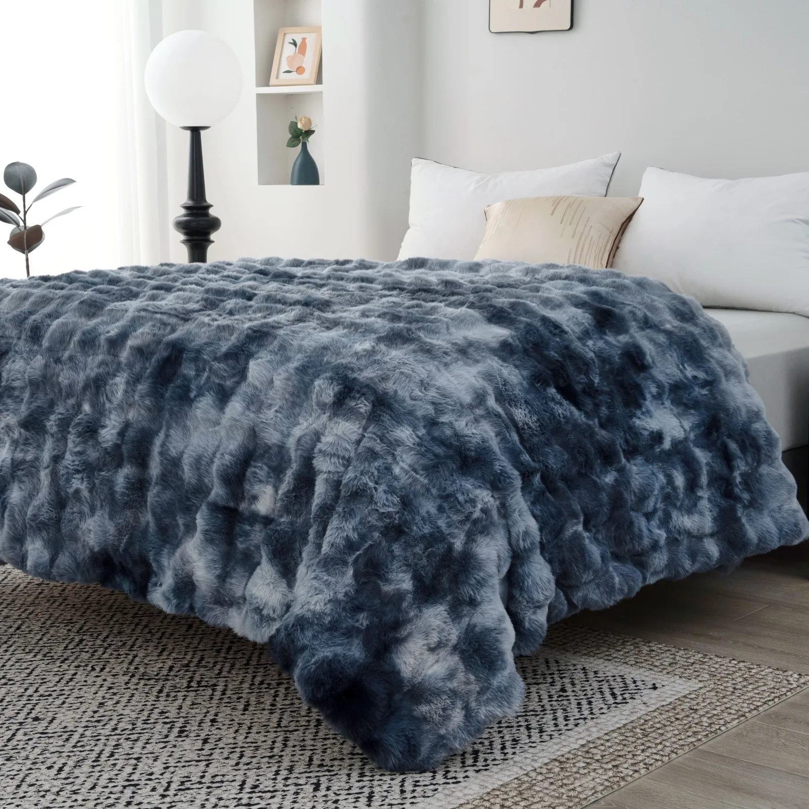 Thick Faux Rabbit Fur Sofa Blanket Soft Cozy Fluffy Plush Throw for Extra Comfort And Warmth